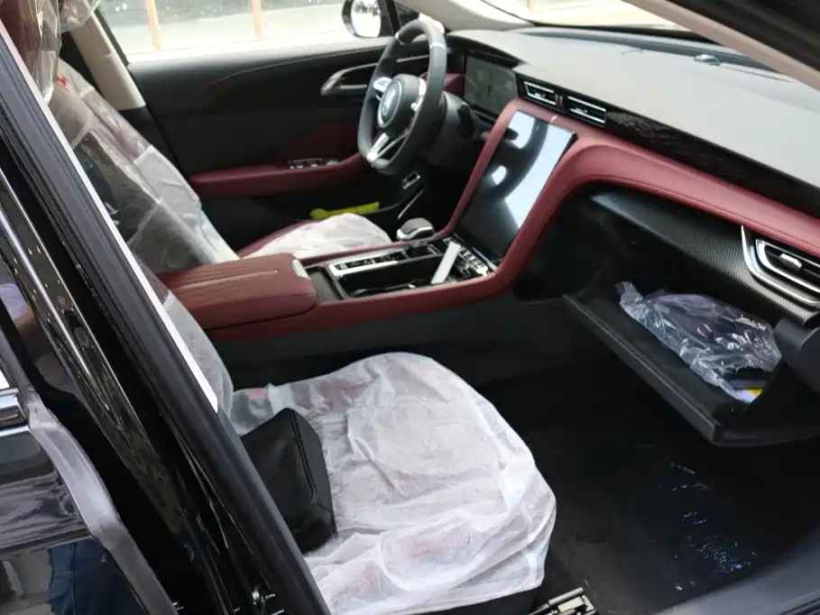 Hongqi H5 2026 2025 2.0T Automatic Mystic Shadow 2 Million Edition