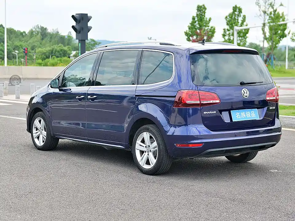 Volkswagen Sharan 2018 380TSI Comfort 7-Seater фото 3
