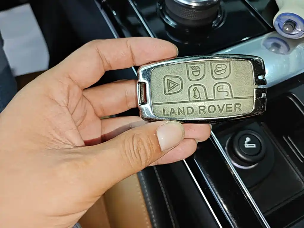 Фото 9 - Land Rover Range Rover Velar