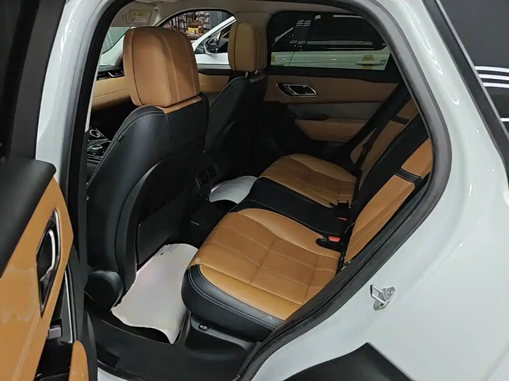 Фото 17 - Land Rover Range Rover Velar