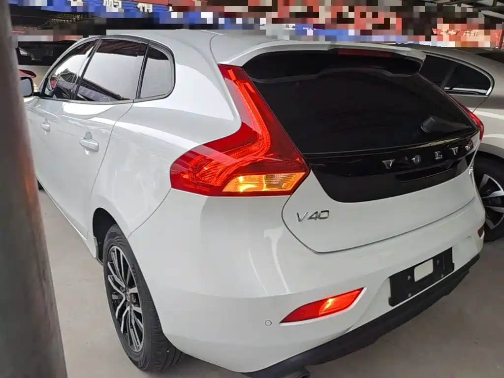 Volvo V40 2019 2019 T3 Momentum