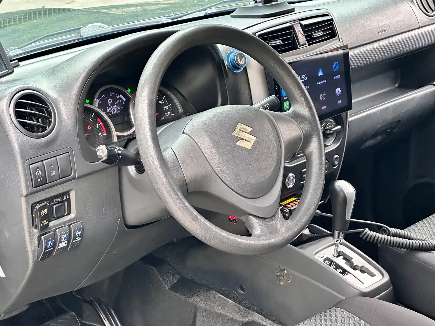 Suzuki Jimny (Import) 2015 1.3 AT Mode3 Navigation Edition фото 6