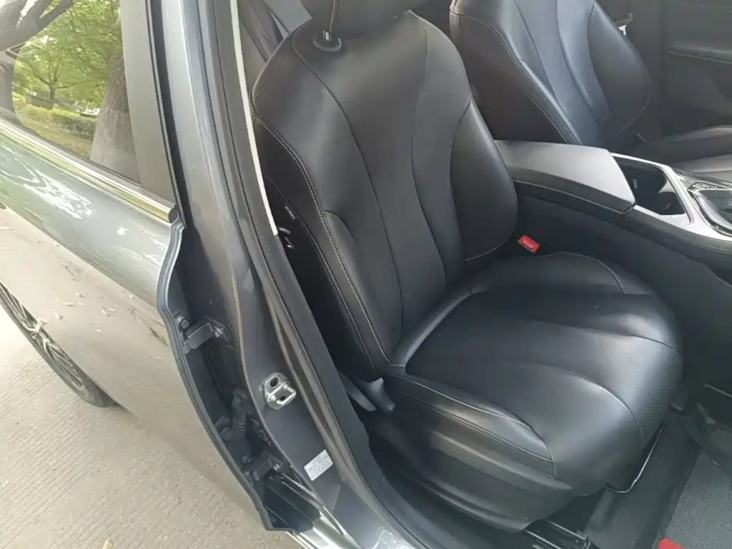 Фото 25 - Roewe i5