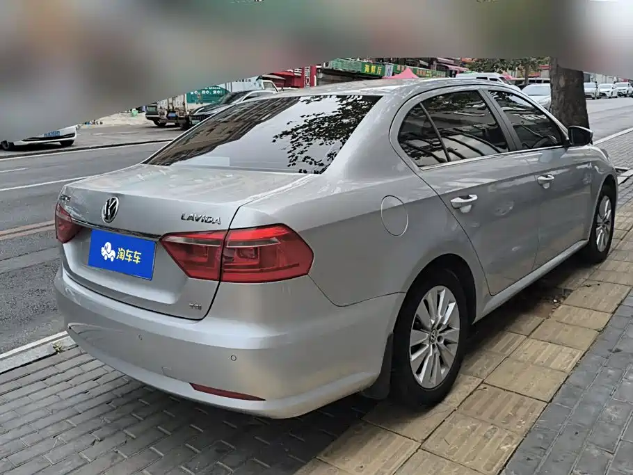 Photo 3 - Volkswagen Lavida