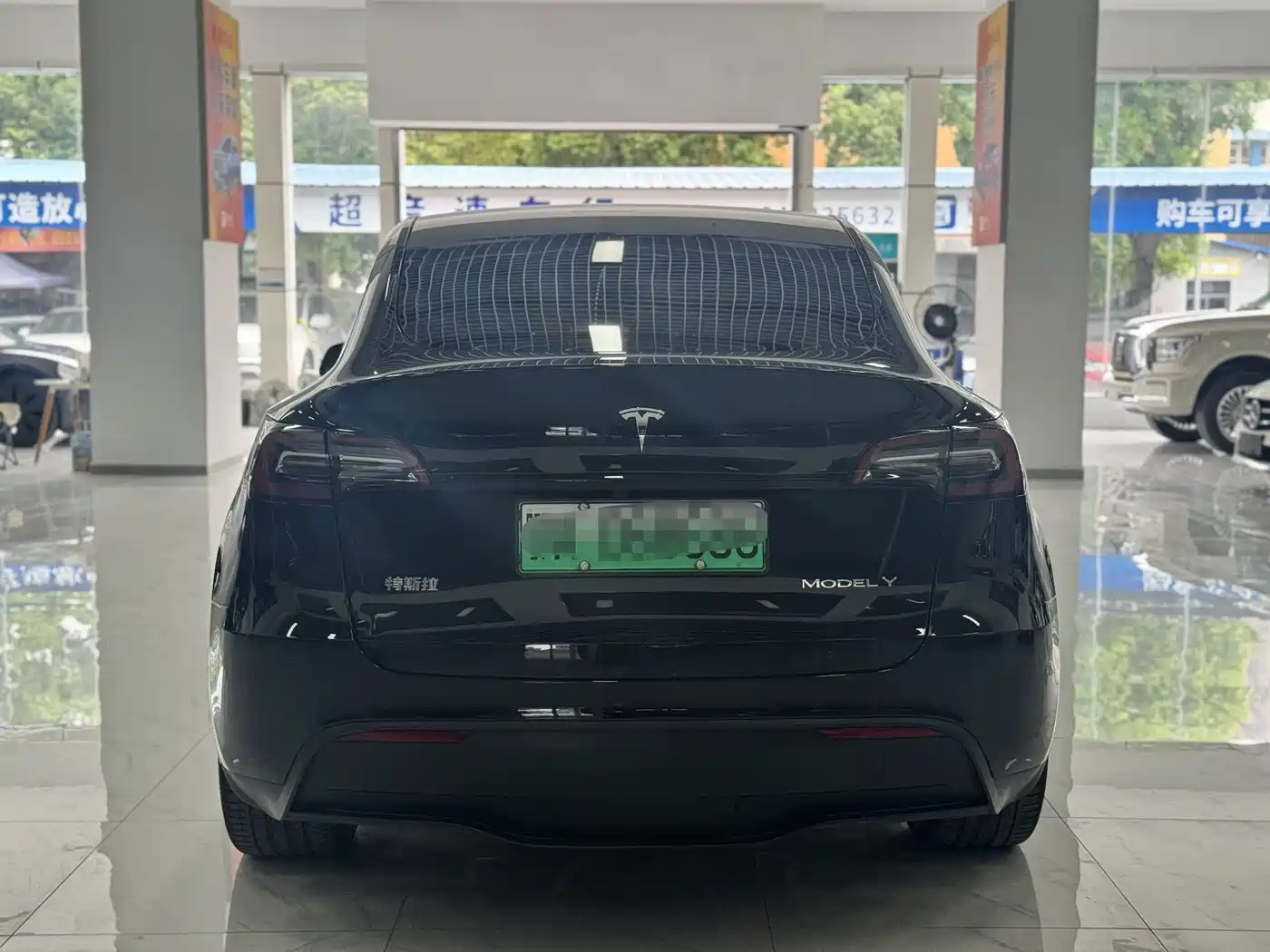 TESLA MODEL Y