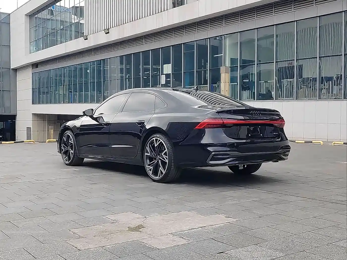 Audi A7L 2025 2025 Model Year 45 TFSI quattro Black Knight Edition