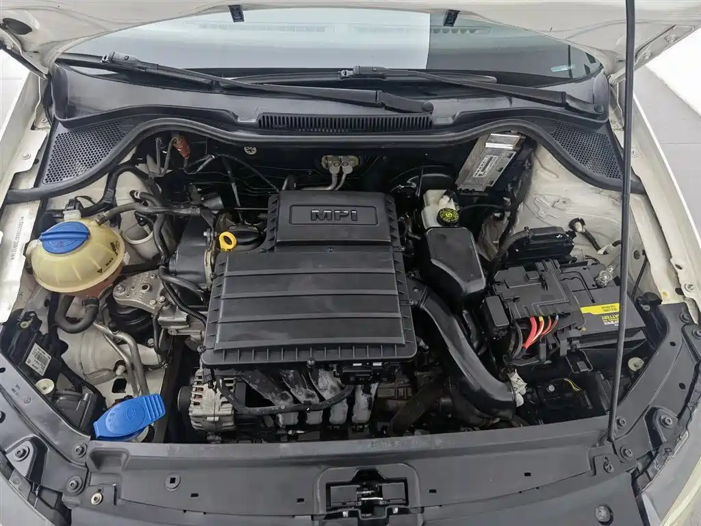 Volkswagen Polo 2014 1.4L Automatic Comfort Edition фото 6