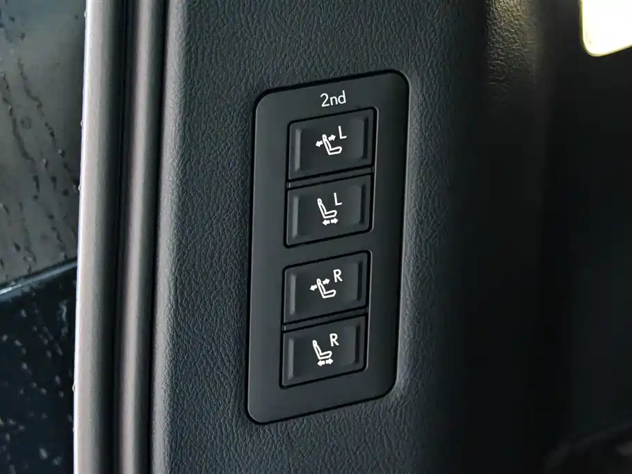 Lexus LM 2023 500h 6-Seater Prestige Edition фото 29
