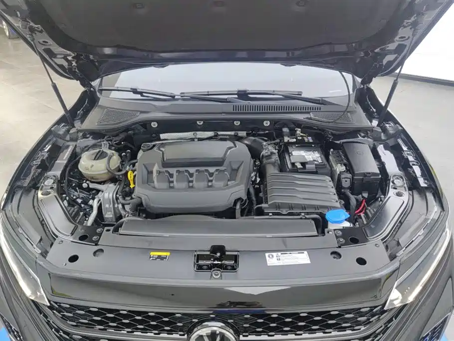 Volkswagen Passat 2025 Outstanding 330TSI Starlight Elite Edition фото 10