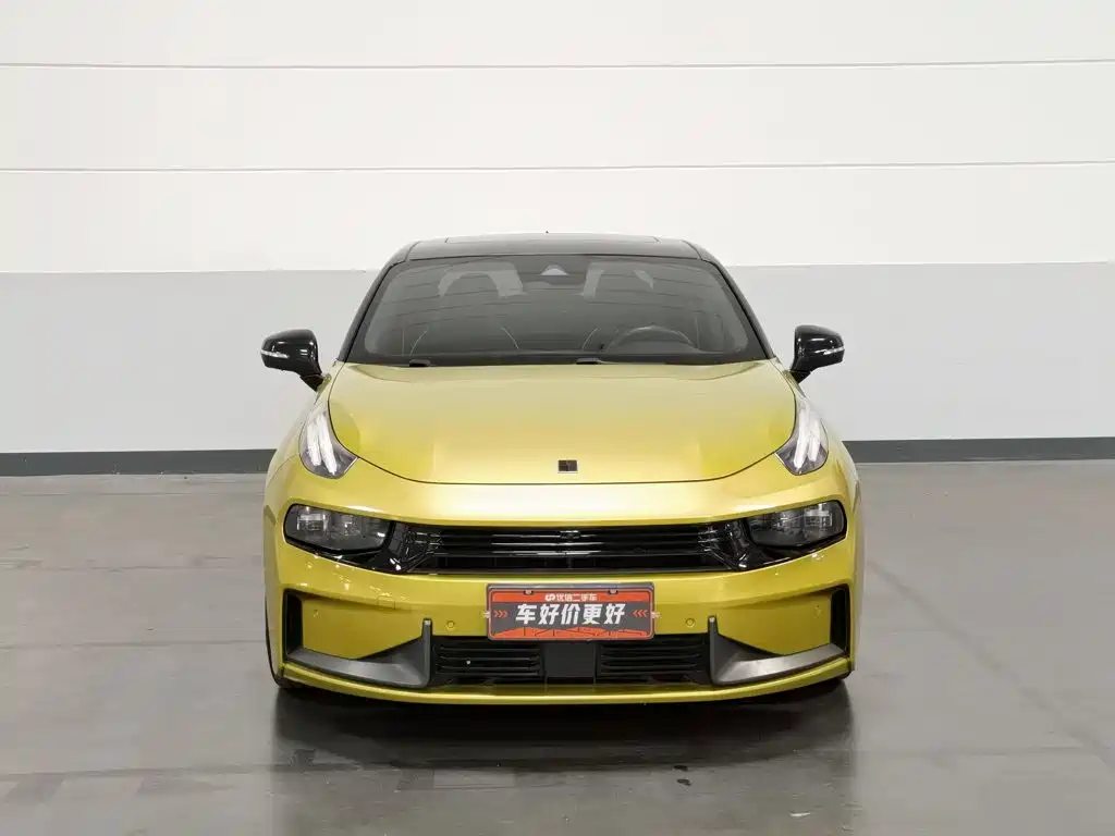 Фото 3 - Lynk & Co 03
