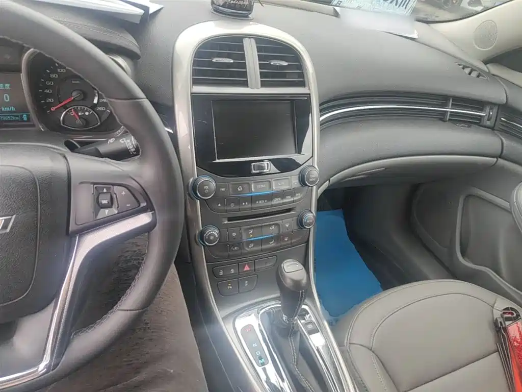 Chevrolet Malibu 2014 2.0L Automatic Luxury фото 10