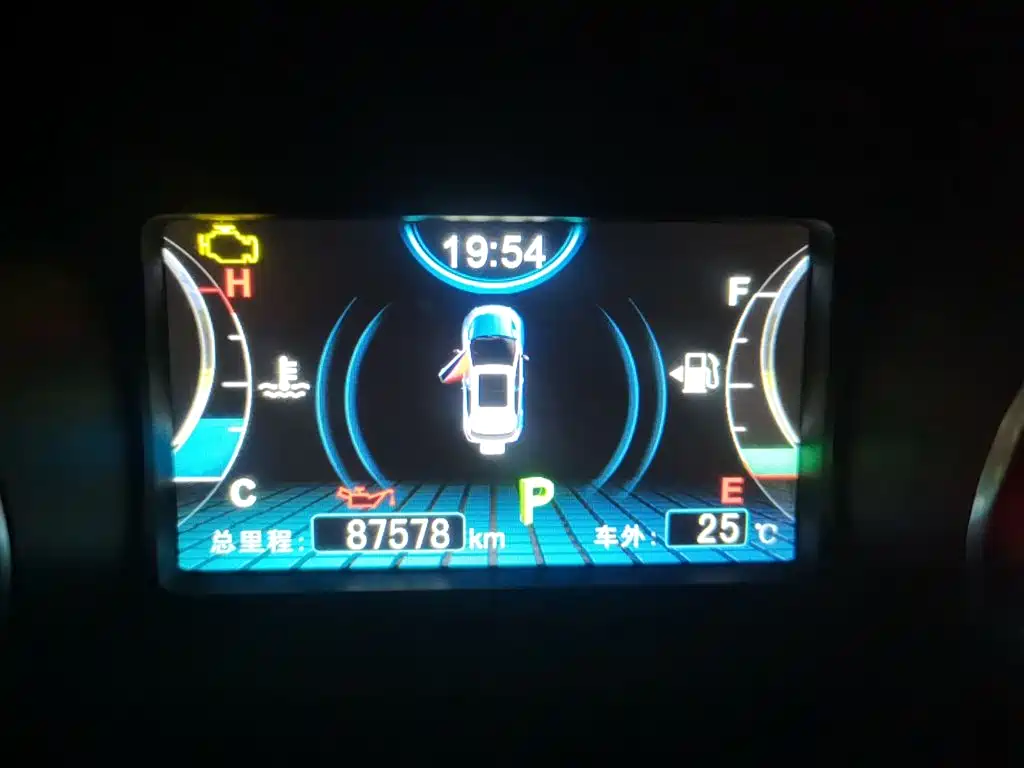 BYD Yuan 2017 1.5L Auto Cool Connect фото 5