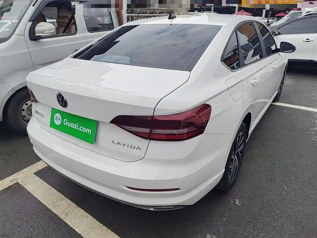 Volkswagen Lavida 2022 1.5L Auto Comfort Edition фото 7