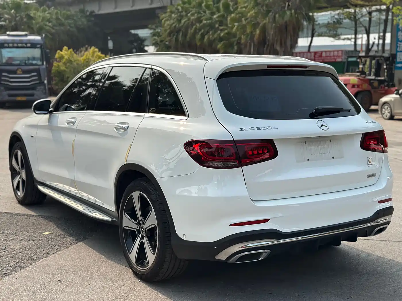 MERCEDES-BENZ GLC