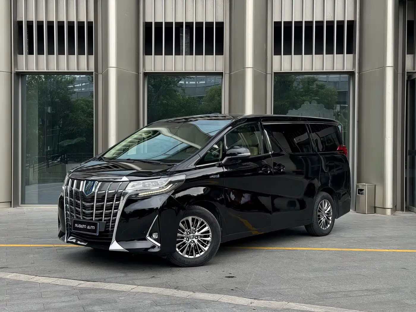 Toyota Alphard 2019 Hybrid 2.5L Luxury