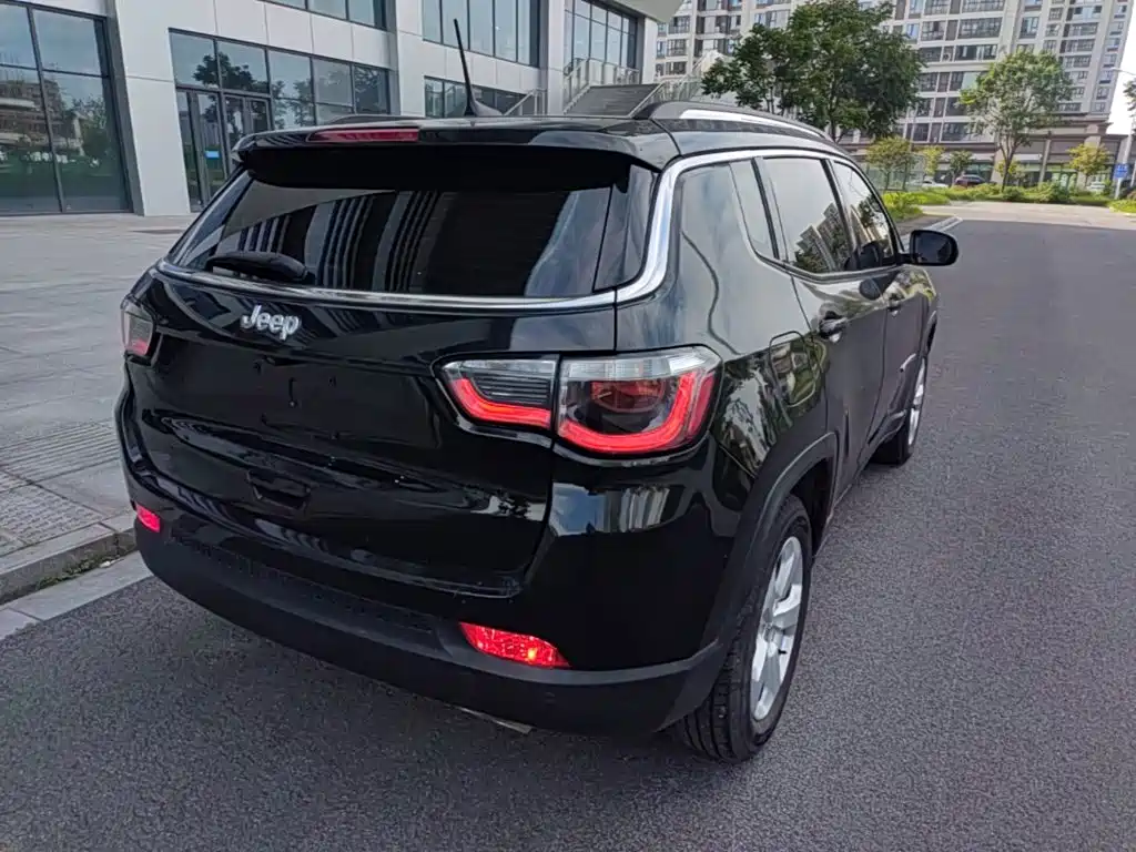 Фото 7 - Jeep Compass