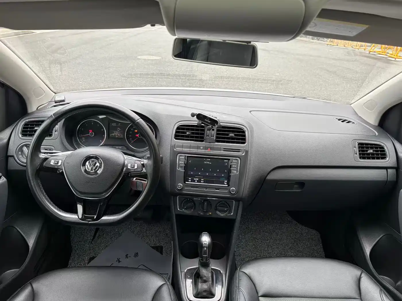 Volkswagen Polo 2016 1.6L Automatic Comfort фото 10
