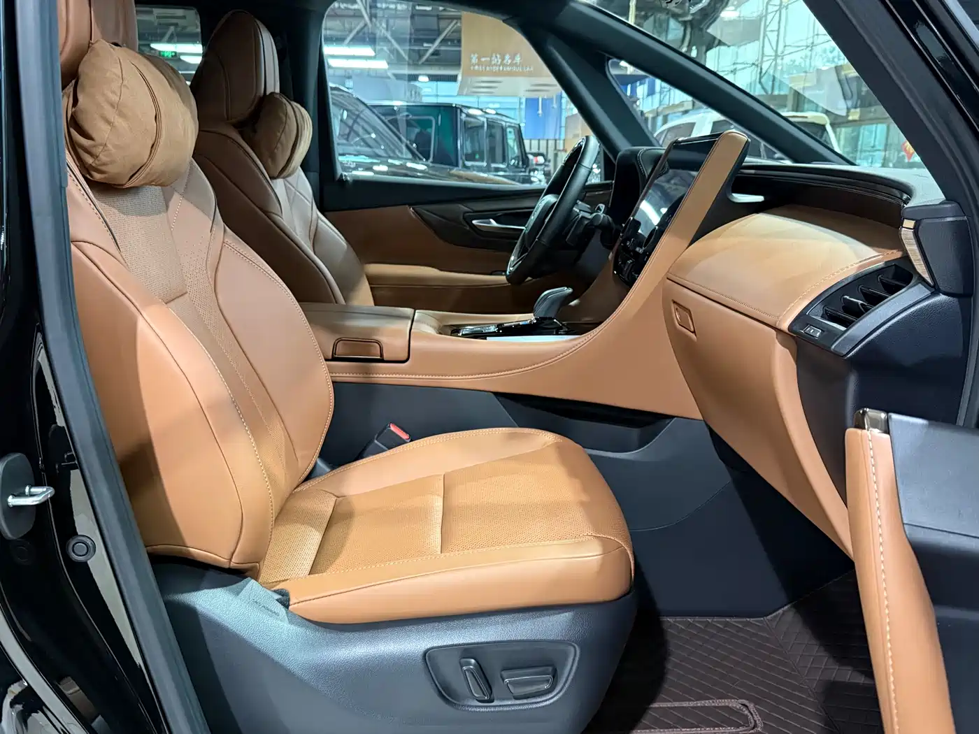 Toyota Vellfire 2024 Crown Hybrid 2.5L Executive Premium Edition фото 9