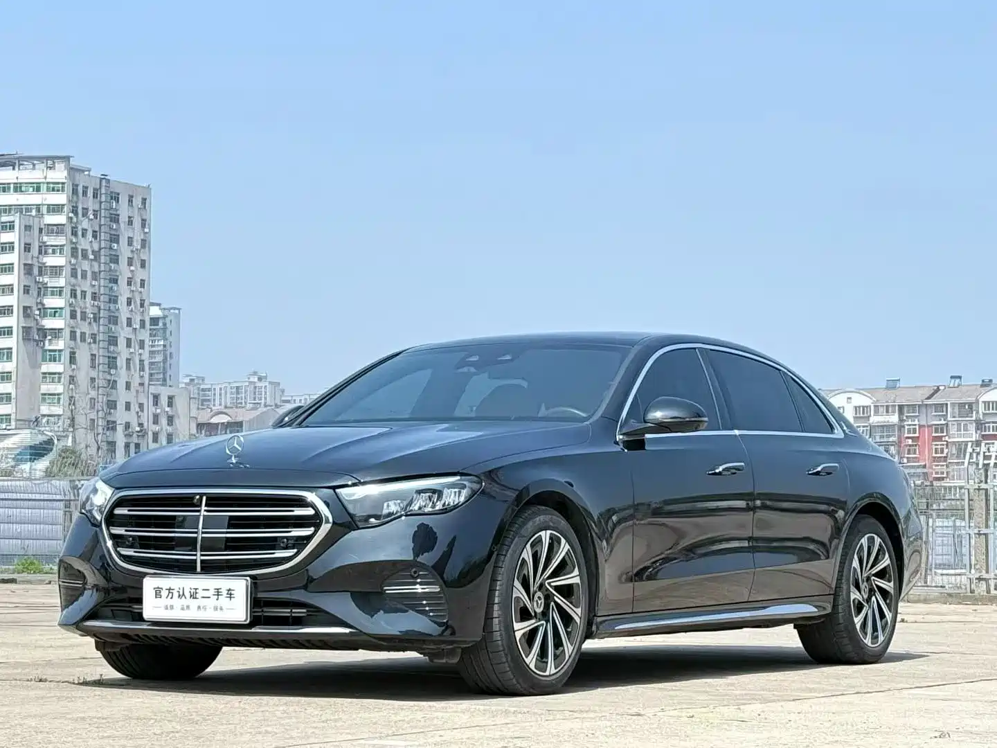 Фото 1 - Mercedes-Benz E-Class