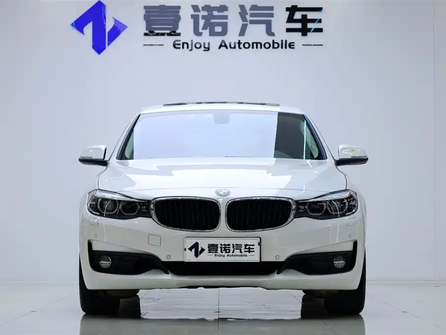 BMW 3 Series GT 2017 320i Fashion фото 2