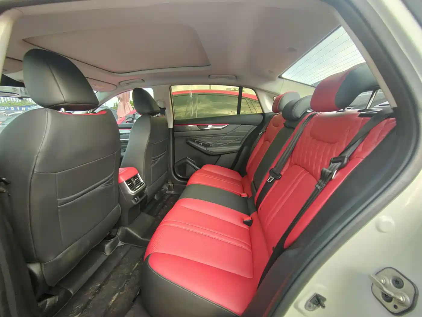 Dongfeng Aeolus Yixuan MAX 2022 2021 1.5T Dark Night Dawn Edition