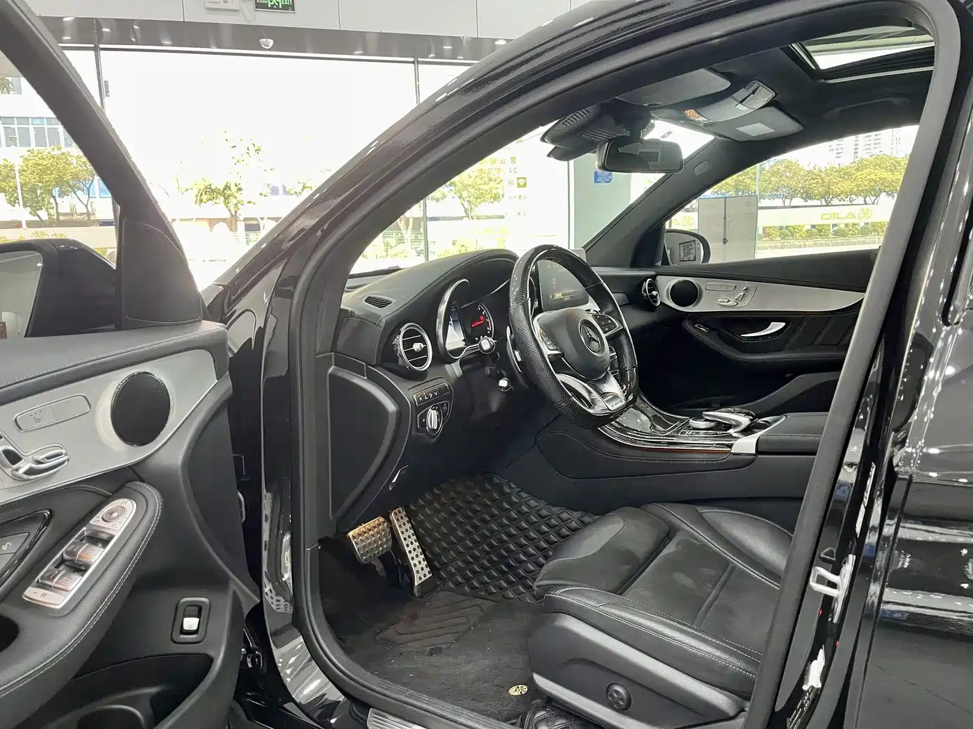 Mercedes-Benz GLC AMG 2018 AMG GLC 63 4MATIC+ фото 10