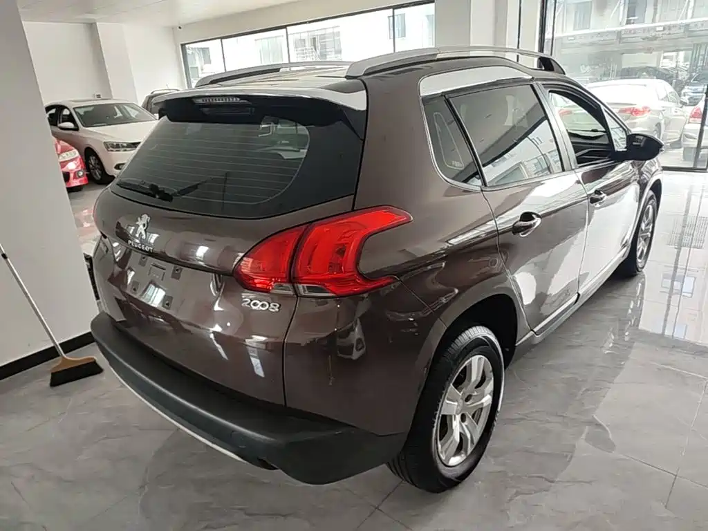 Peugeot 2008 2015 2014 1.6L Manual Trend Edition