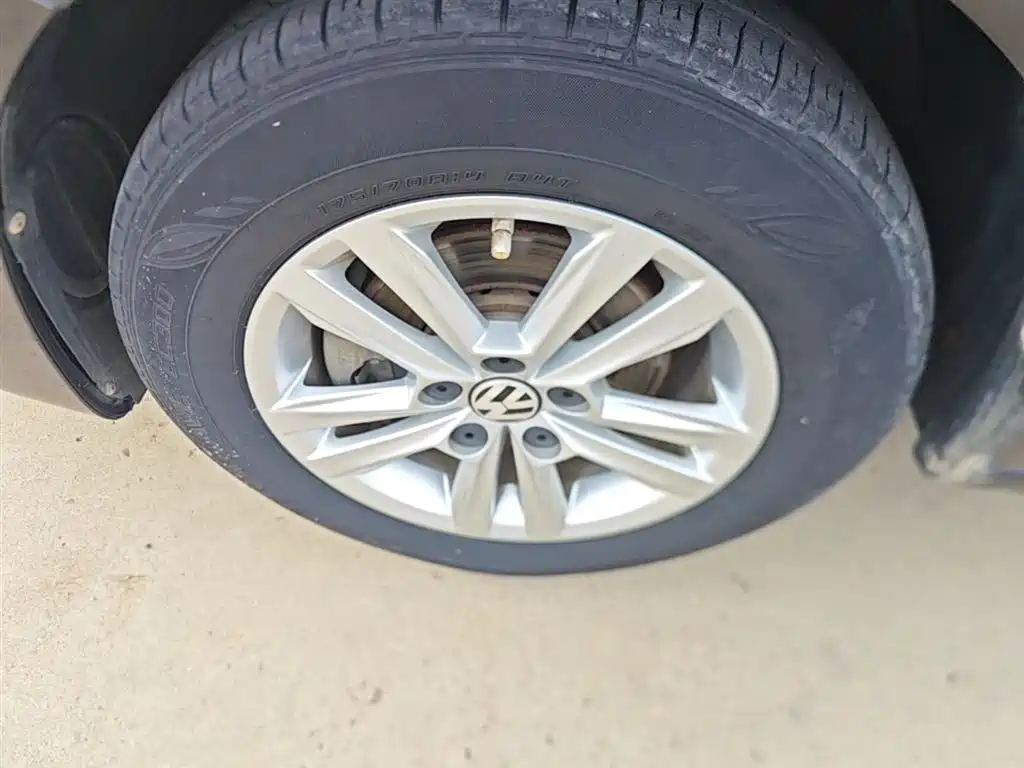 Volkswagen Santana 2016 1.6L Manual Trend Edition фото 23