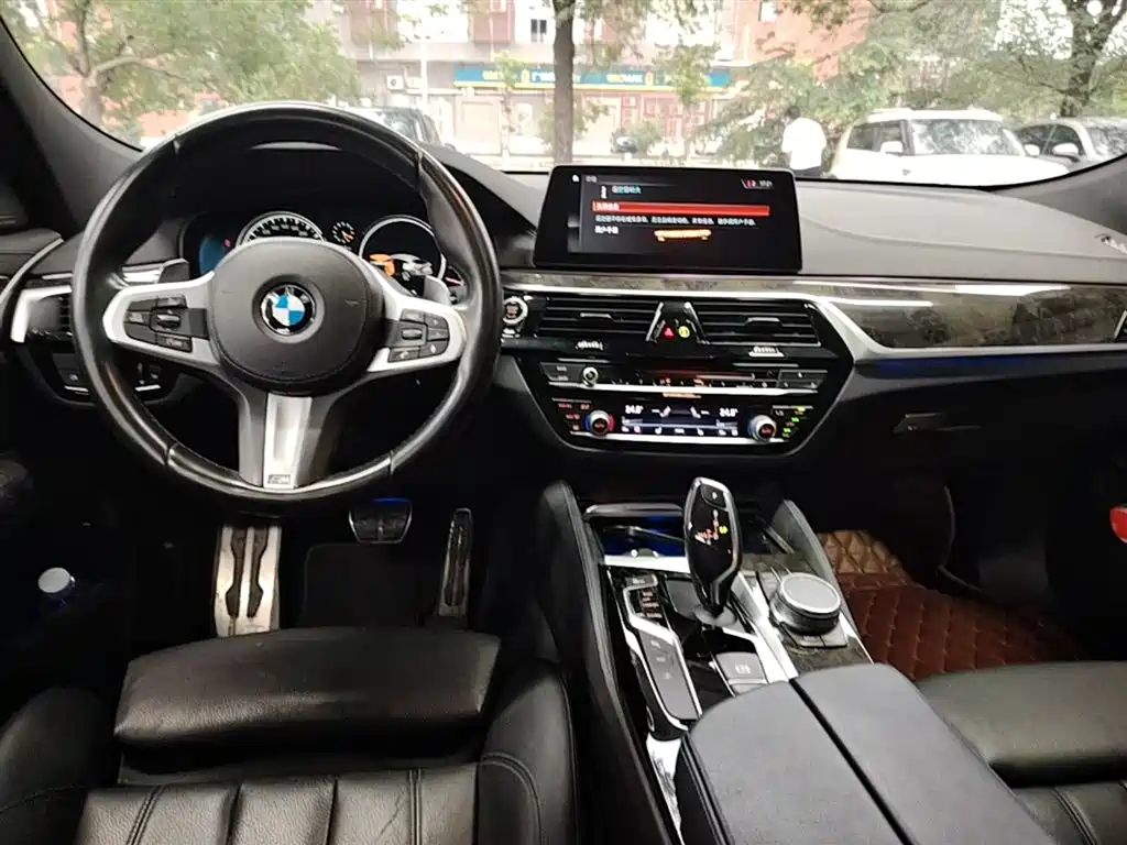 BMW 6 Series GT 2018 630i M Sport Package фото 10