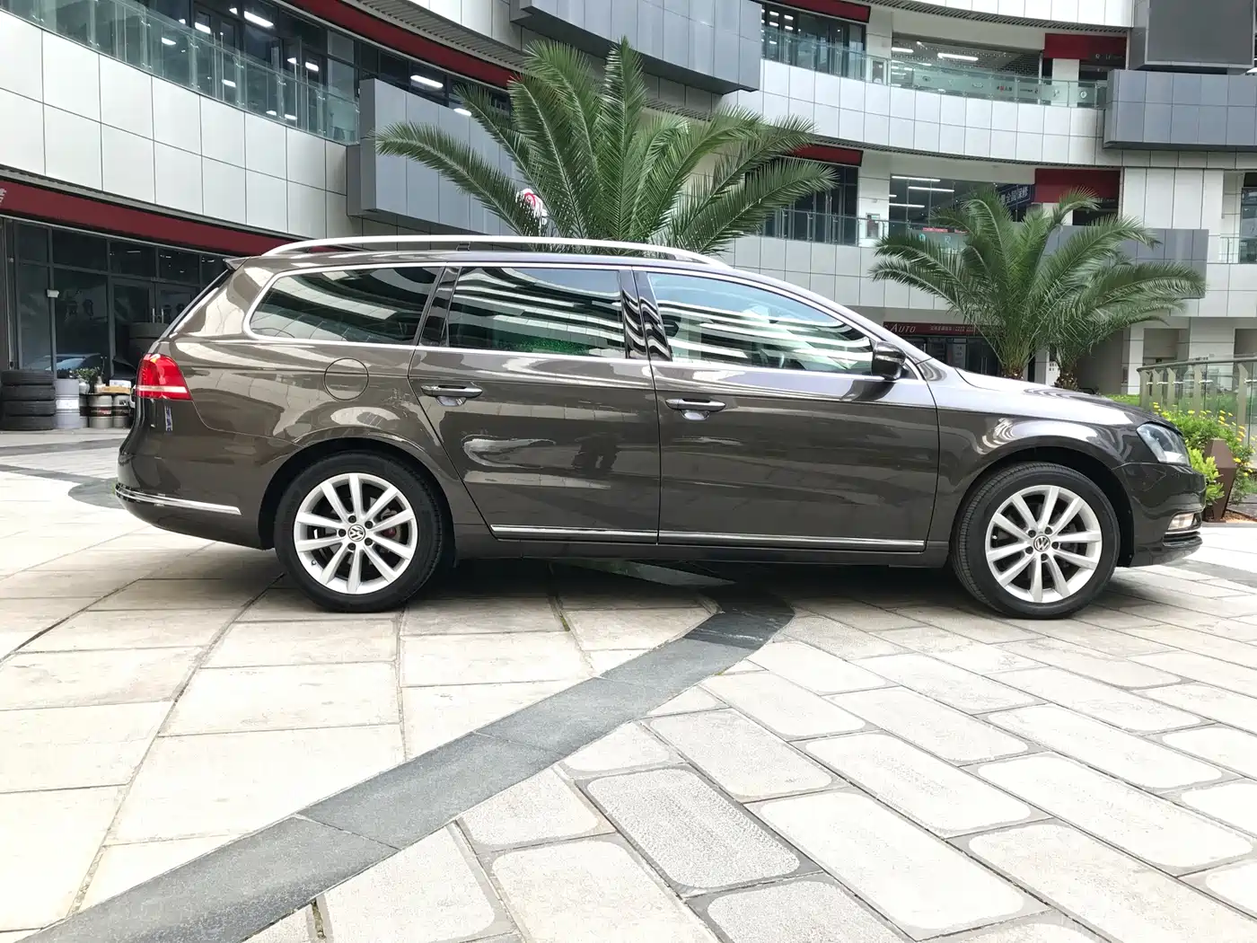 Volkswagen Magotan (Import) 2012 Wagon 2.0TSI Comfort фото 7