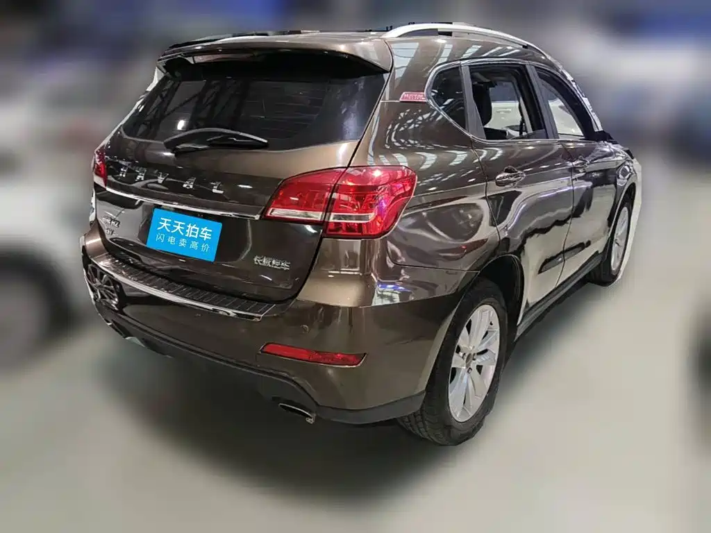 Photo 2 - Haval H2
