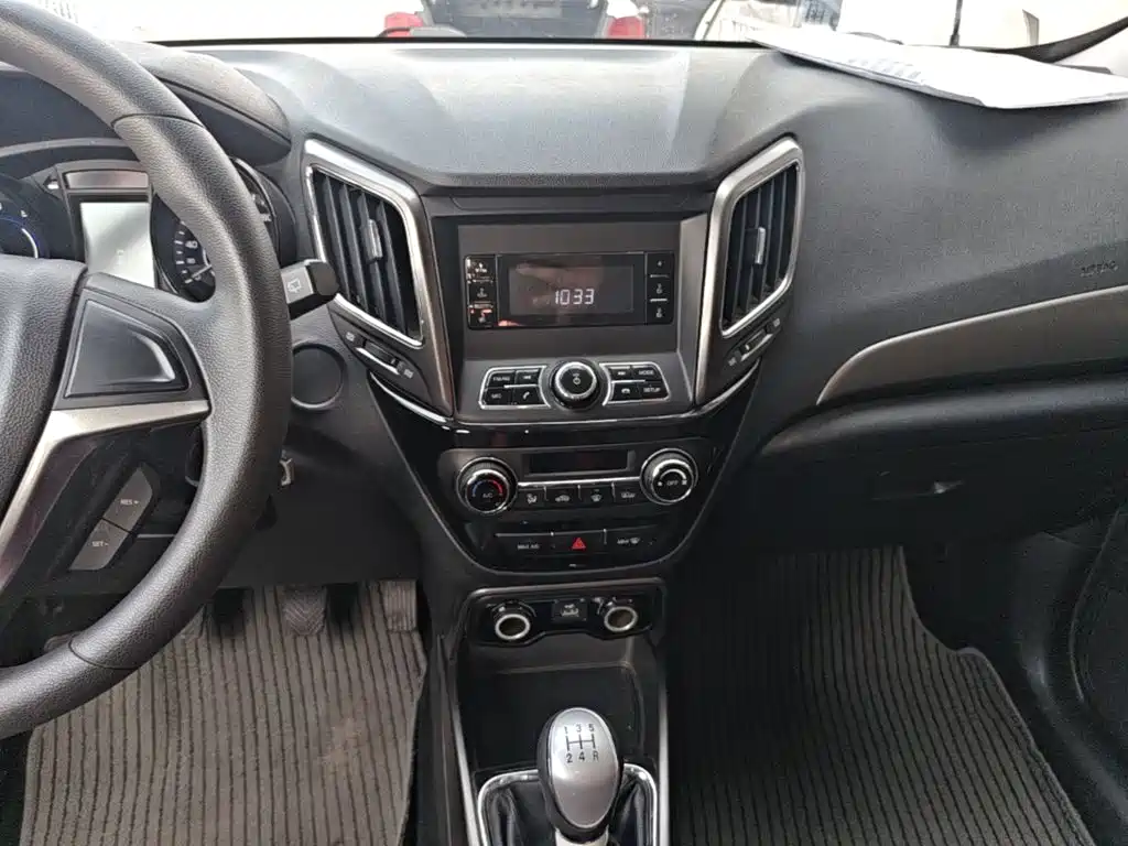 Фото 13 - Changan CS15