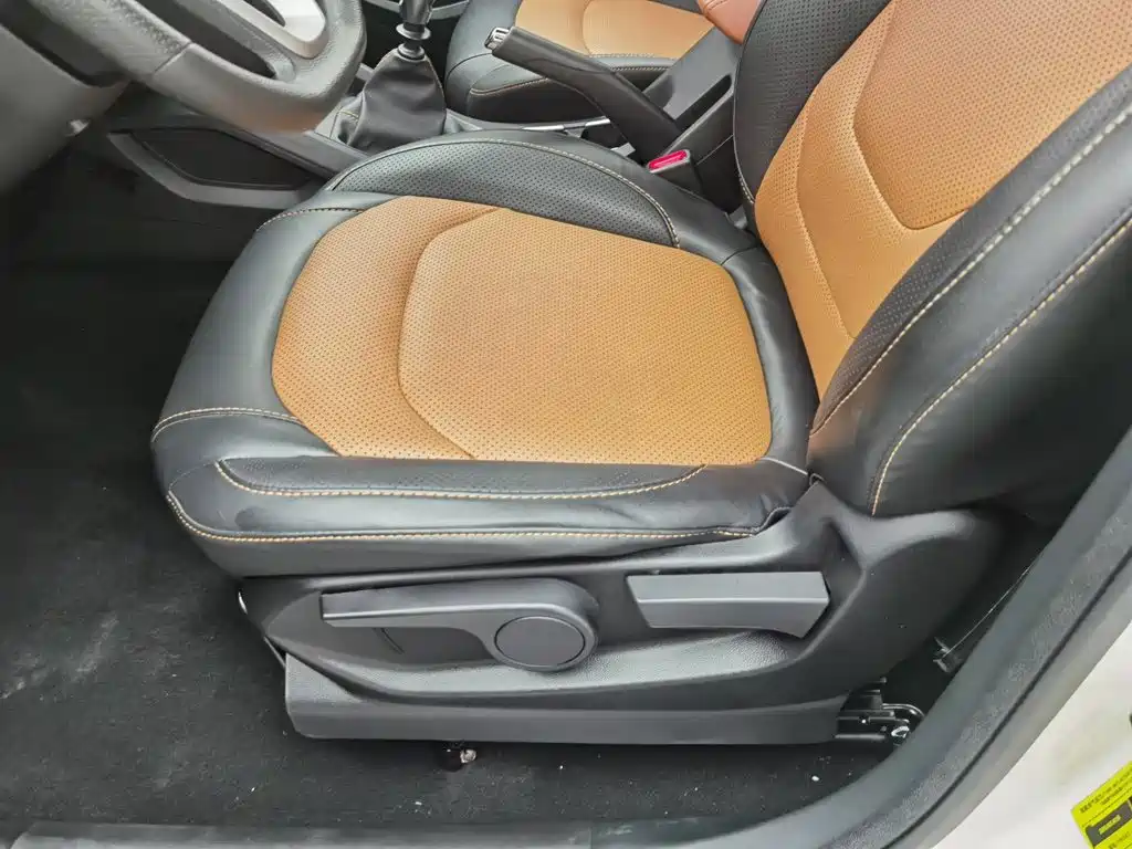 Фото 20 - Wuling Motors Wuling Hongguang S3