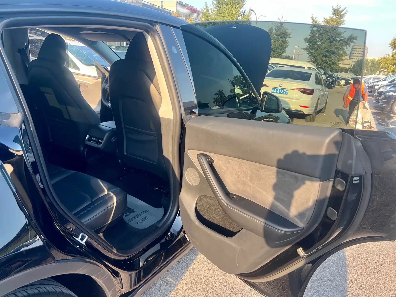 Photo 17 - Tesla Model Y