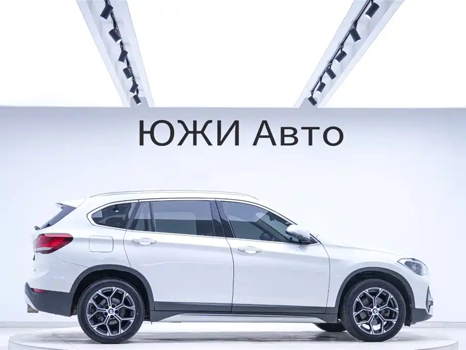 BMW X1 2022 sDrive20Li Fashion фото 3