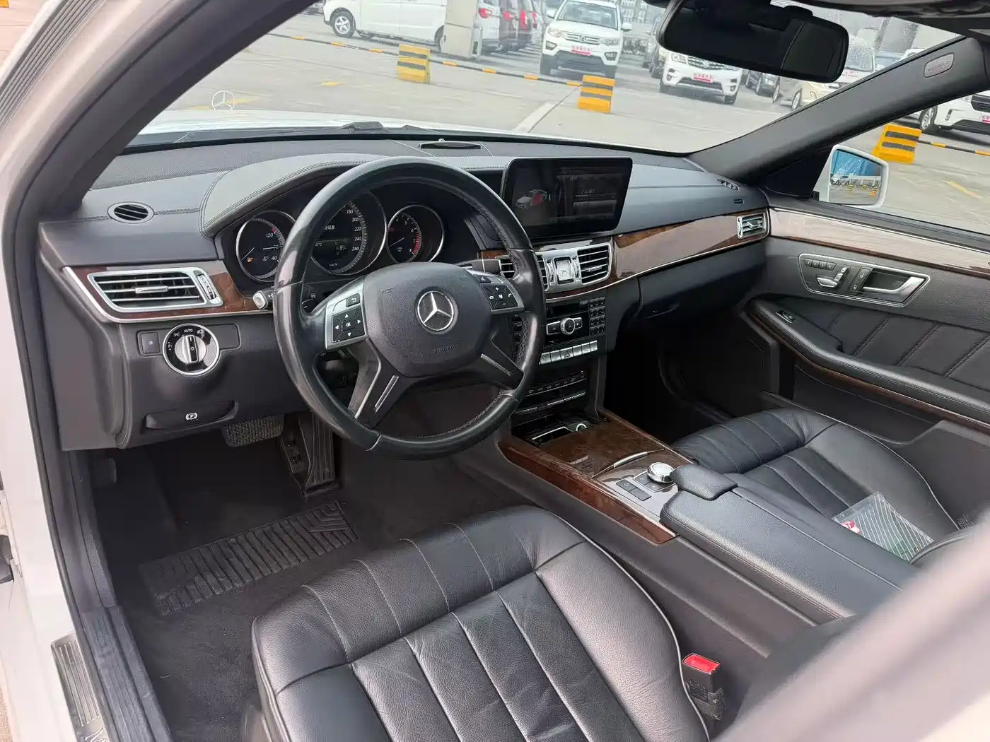 Mercedes-Benz E-Class 2015 E 320 L Sport Luxury фото 2