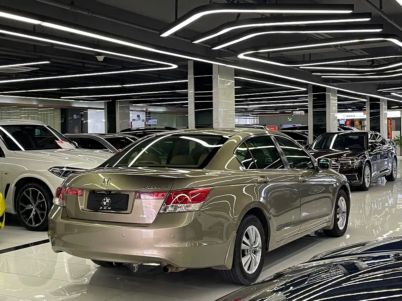 Фото 4 - Honda Accord
