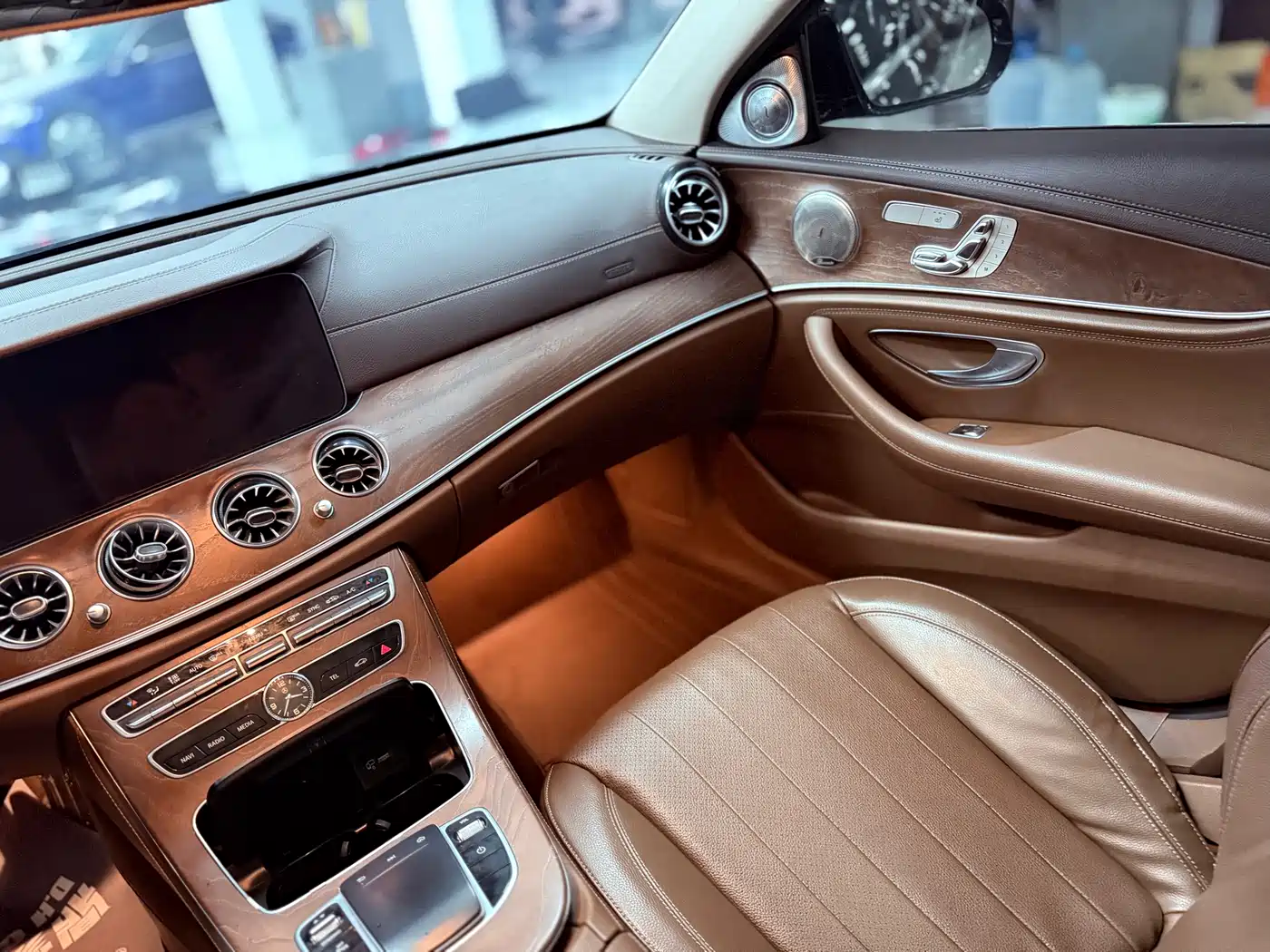 Mercedes-Benz E-Class 2019 E 300 L Fashion фото 15