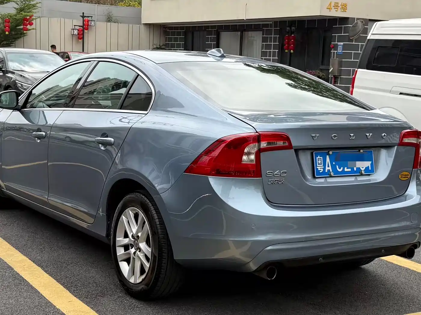 VOLVO S60