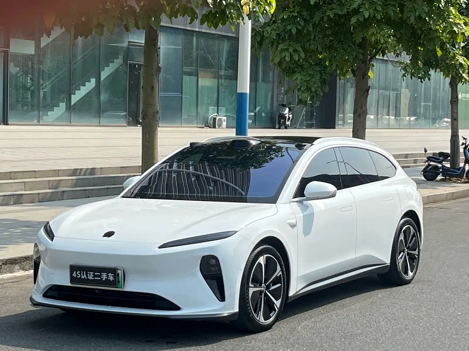 Фото 1 - NIO ET5T