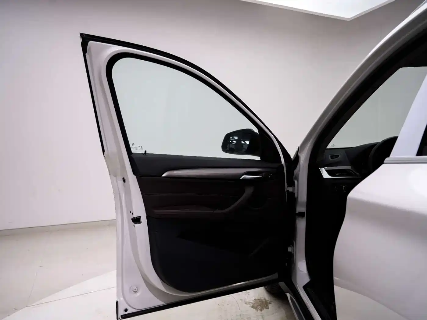 BMW X1 2019 xDrive20Li Premium Model фото 13