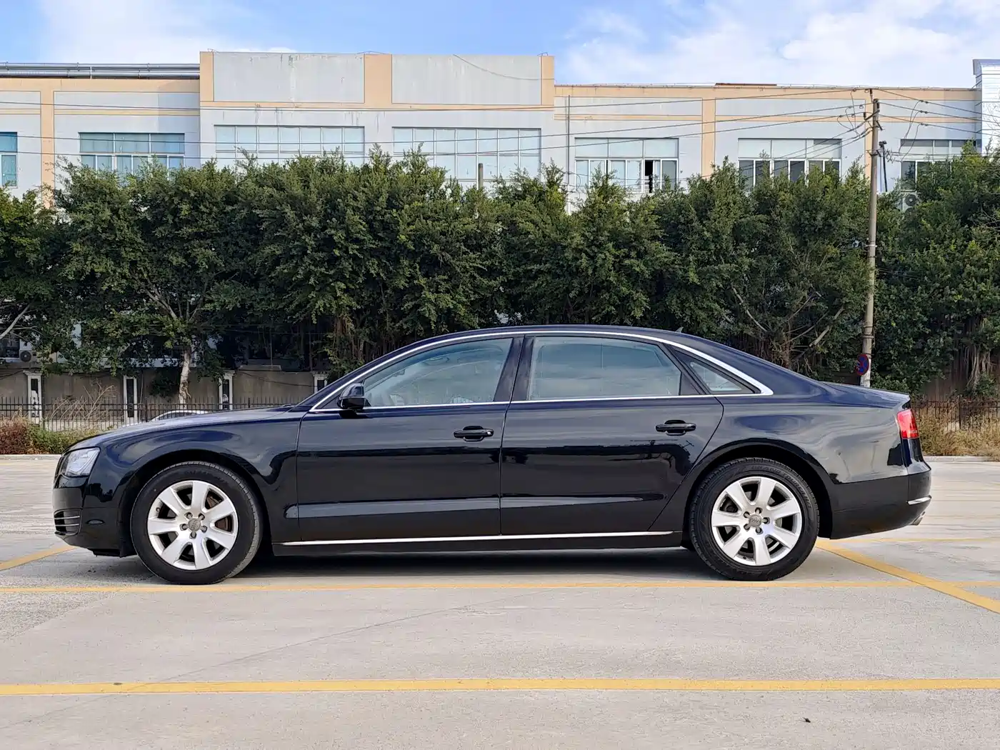 Audi A8 2011 A8L 3.0 TFSI quattro Premium (245kW) фото 2