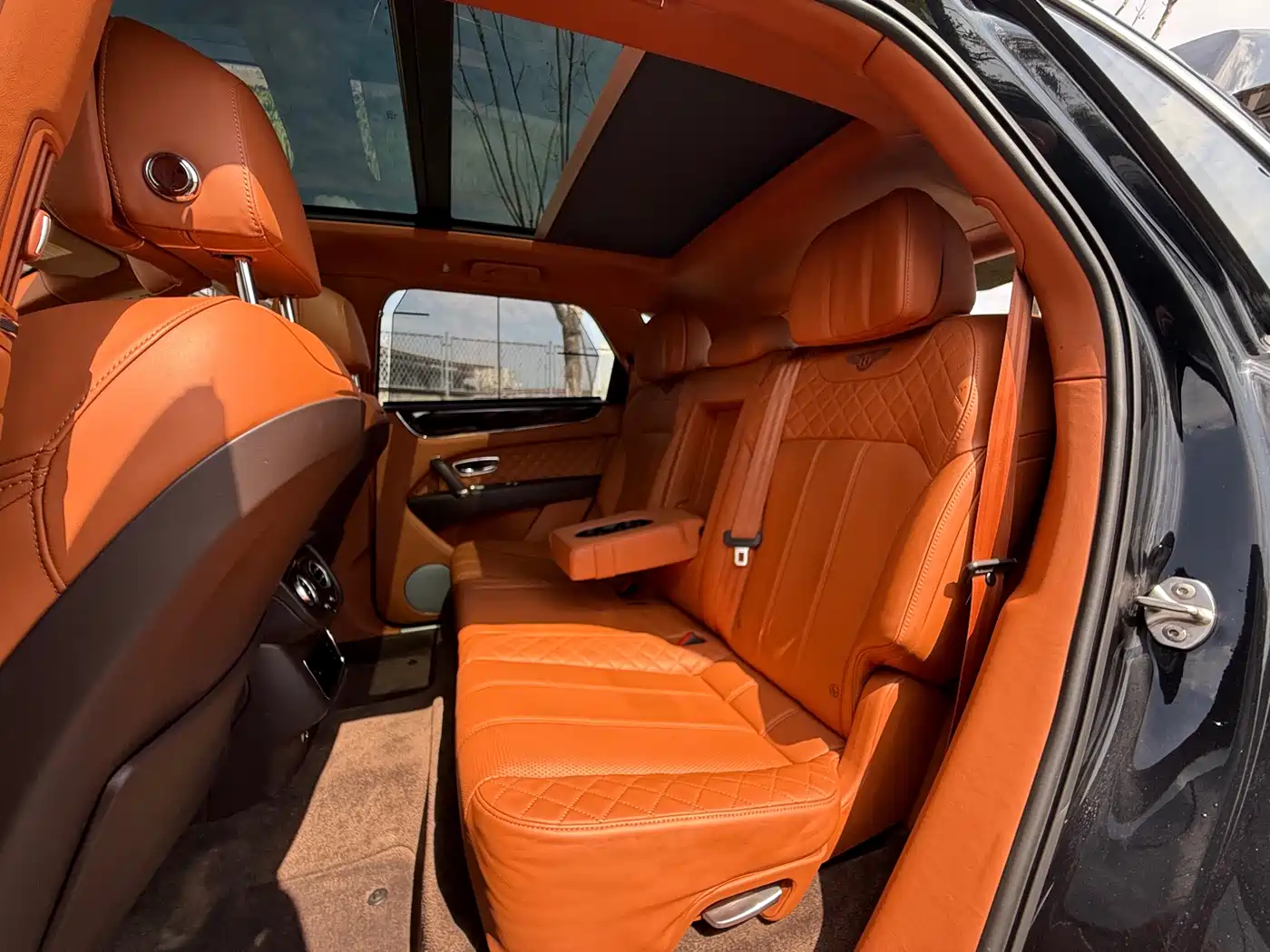 Bentley Bentayga 2016 6.0T Standard Edition фото 10