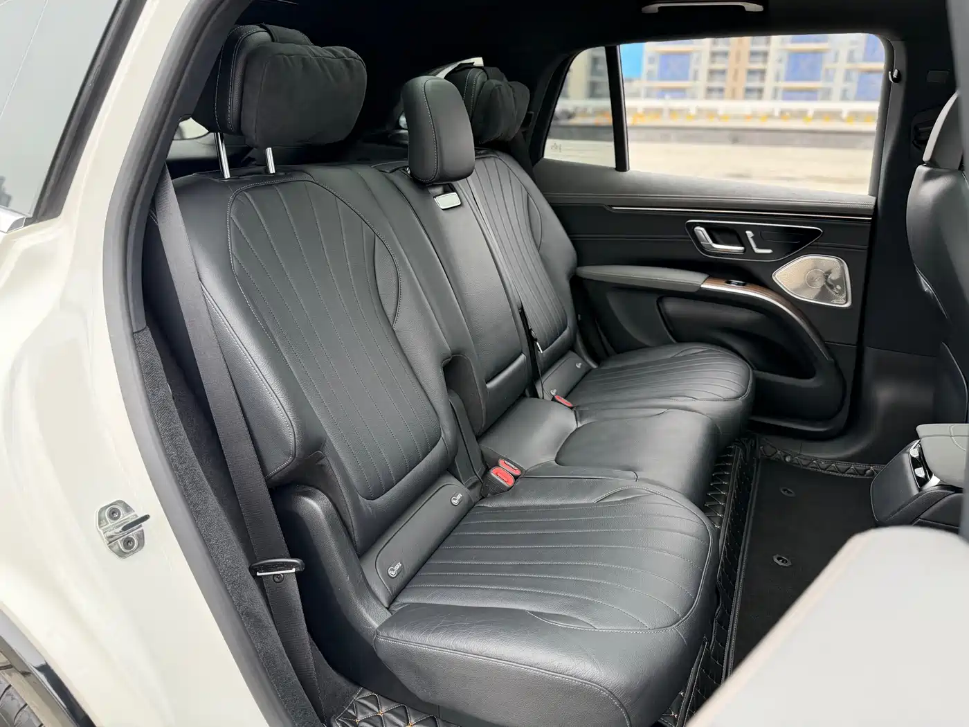Mercedes-Benz EQS SUV 2023 450 4MATIC Pioneer Edition фото 22