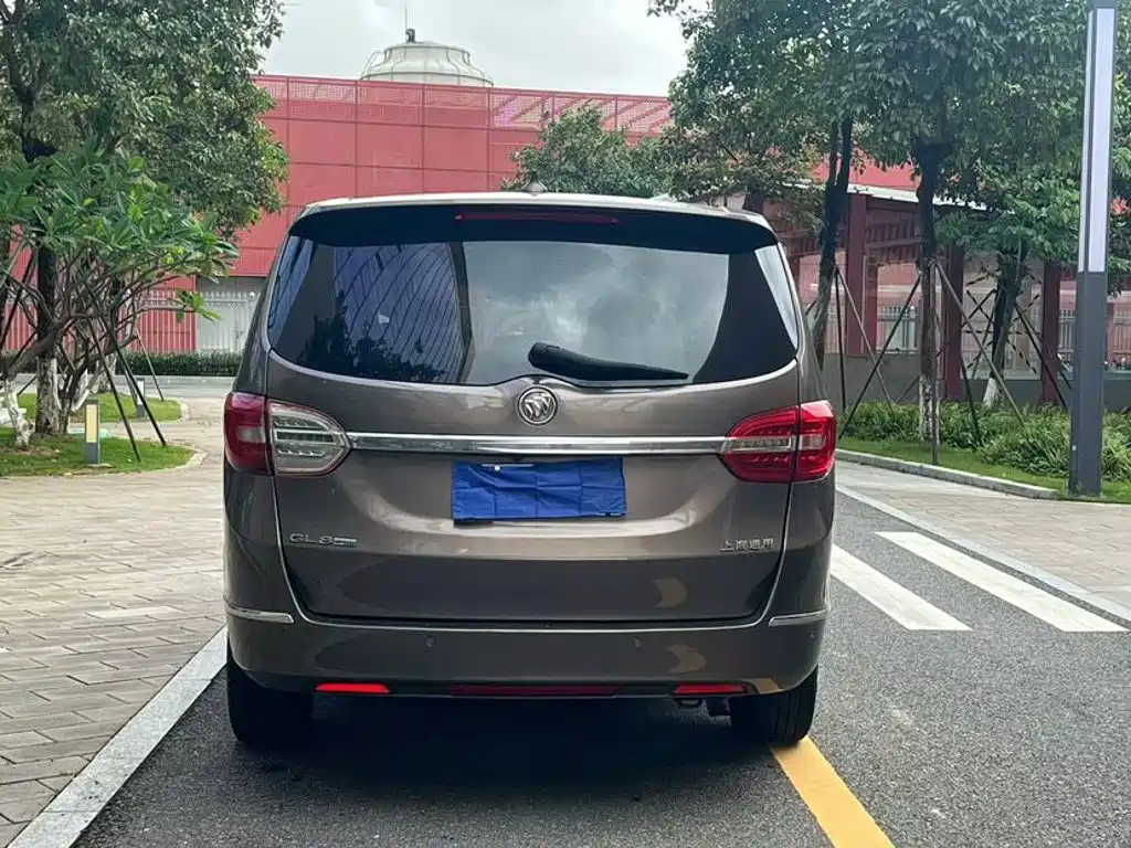 Фото 8 - Buick GL8