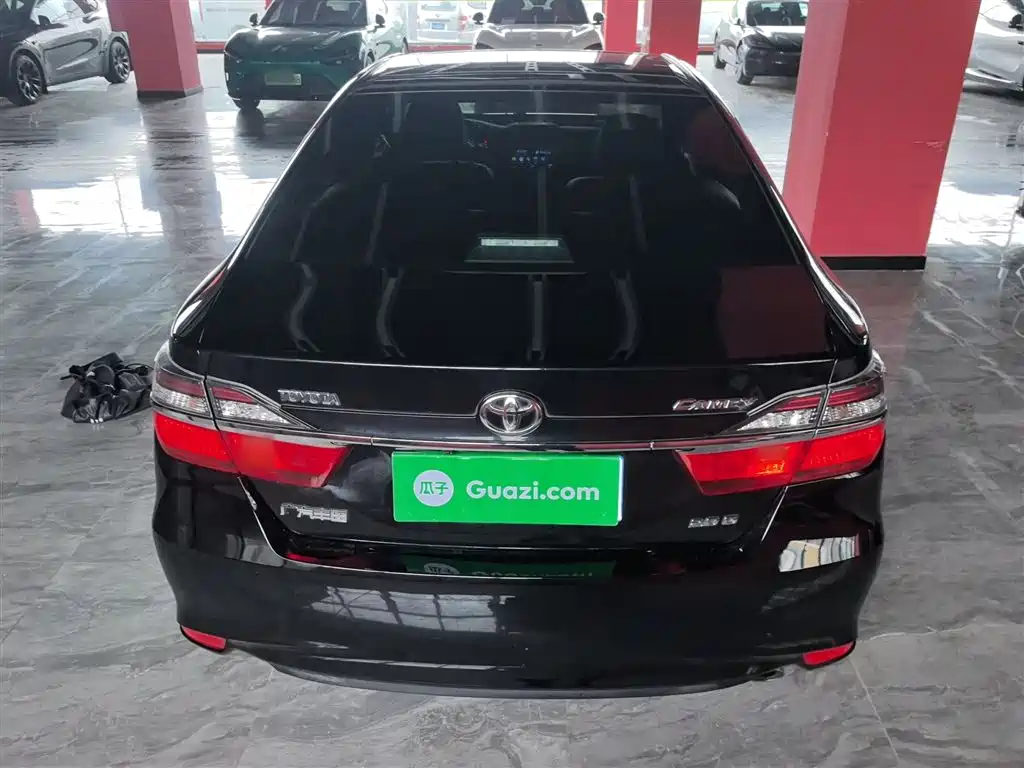 Toyota Camry 2016 2.0G 10th Anniversary Leading Edition фото 4