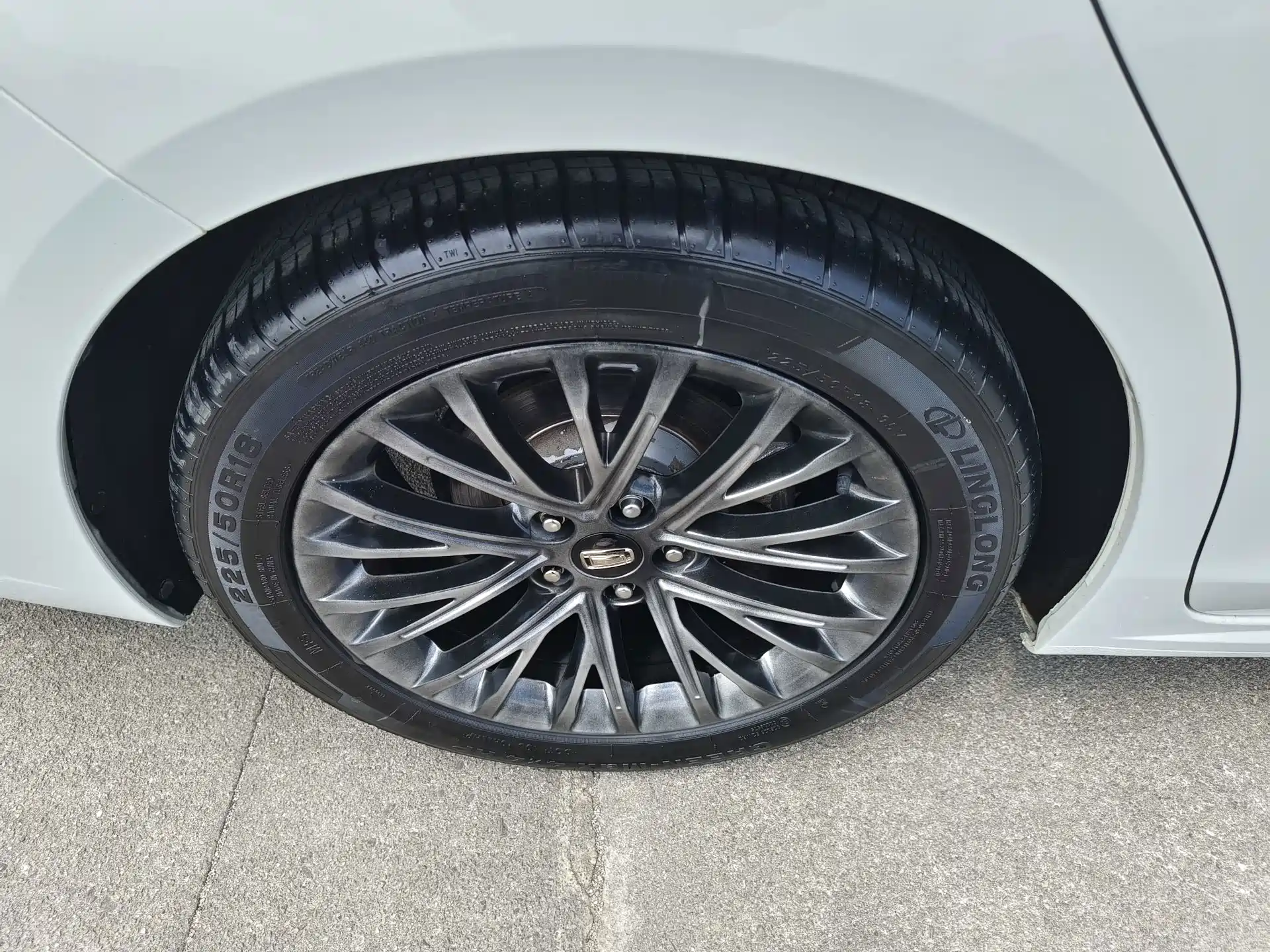 Фото 15 - Besturn B70