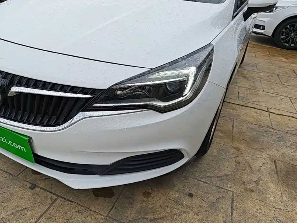 Фото 24 - Buick Verano