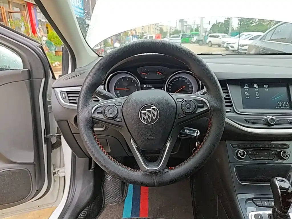 Фото 11 - Buick Verano
