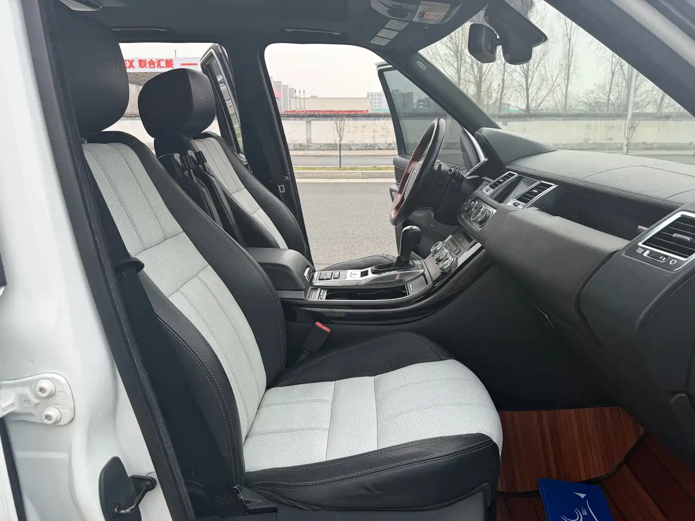 Фото 8 - Land Rover Range Rover Sport